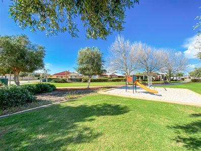 13 Baybreeze Promenade, Shoalwater WA 6169