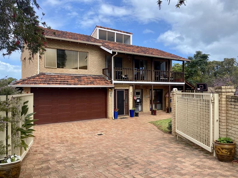 3 Riber Court, Carine WA 6020