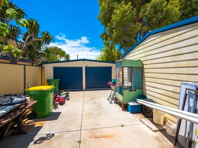 31 Waimea Rd, Safety Bay WA 6169