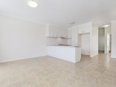 4/11 Olivedale Road, Madeley WA 6065