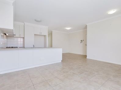 4/11 Olivedale Road, Madeley WA 6065