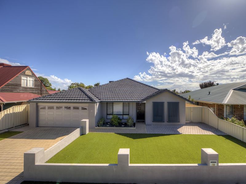 18 Reynolds Road, Forrestfield WA 6058