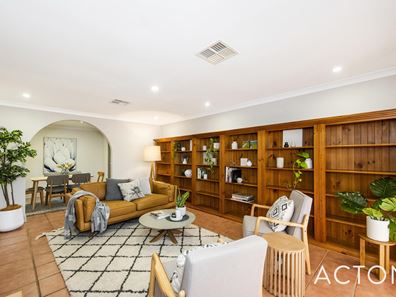 2A Gairloch St, Applecross WA 6153