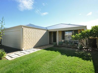 21 Tableland Way, Carramar WA 6031