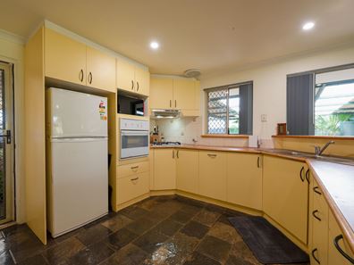 397 Westfield Road, Seville Grove WA 6112