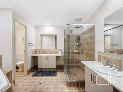 16 Overdene Pass, Banksia Grove WA 6031