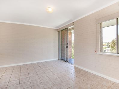 13/2 Coral  Street, Scarborough WA 6019