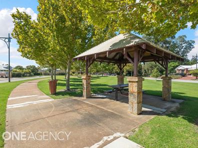 5 Bennett Drive, Canning Vale WA 6155