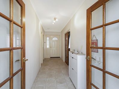 17 Fontenay Court, Port Kennedy WA 6172