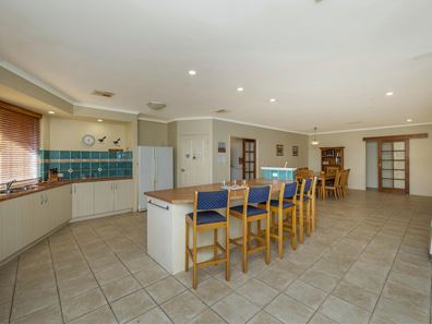 17 Fontenay Court, Port Kennedy WA 6172