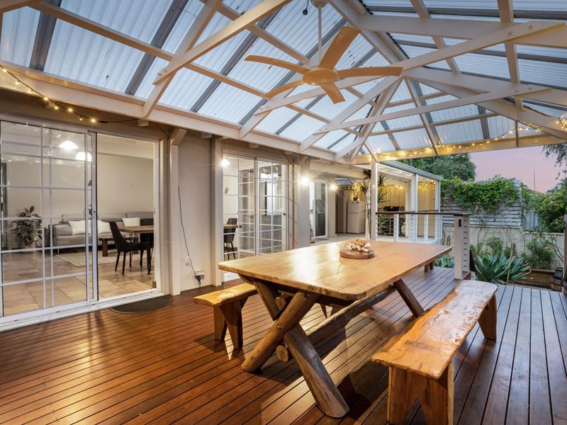 11 Redwood Crescent, Melville