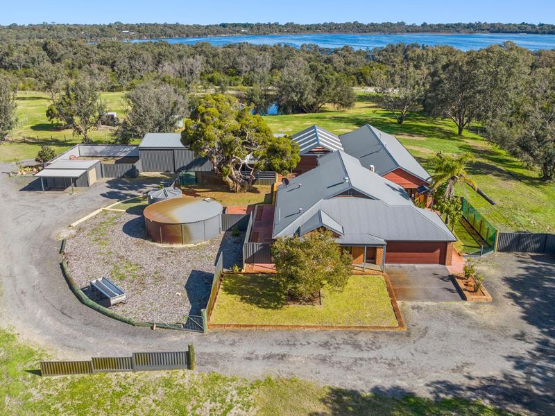 100 Peaceful Waters Drive, Barragup