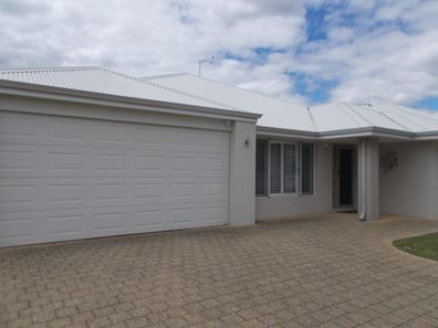 23 Longmore Loop, Swan View WA 6056