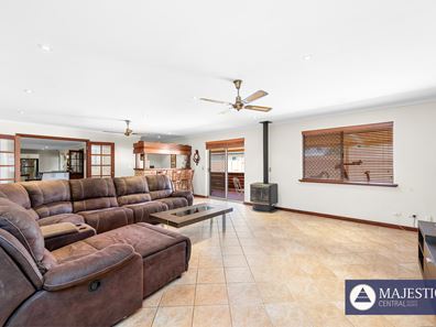 37 Urch Road, Kalamunda WA 6076