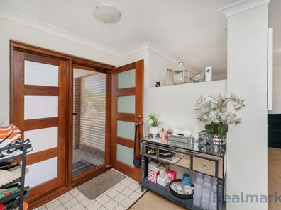 6 Meadow Court, Cooloongup WA 6168