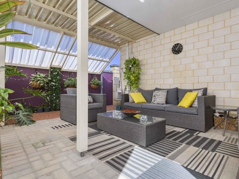 8/323 Pebble Beach Boulevard, Meadow Springs