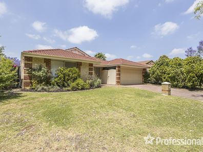 15 Woodhouse Circuit, Canning Vale WA 6155