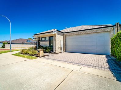 1/133 Harrington Waters Drive, Waikiki WA 6169