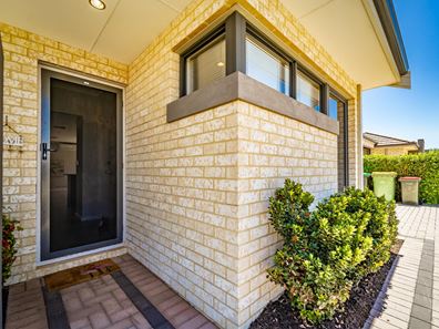 1/133 Harrington Waters Drive, Waikiki WA 6169