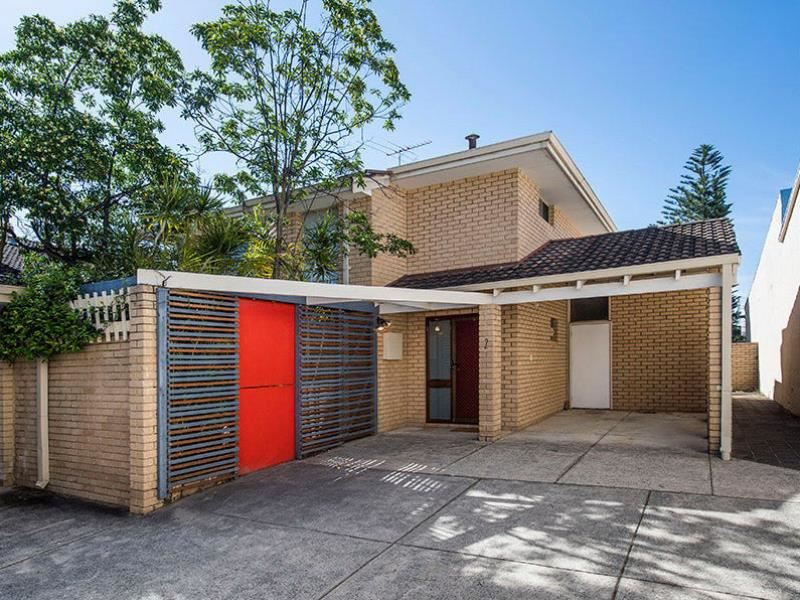 2/26 Salvado Road, Wembley