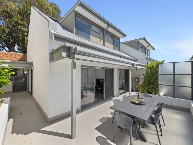 2/359 Oxford Street, Mount Hawthorn