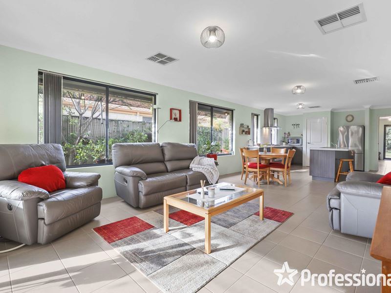 27 Dortmund Gardens, Piara Waters