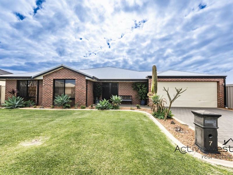 7 Kia-Ora Mews, Wandina WA 6530