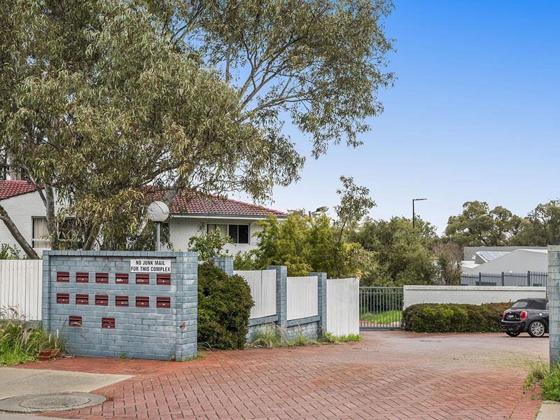 1/26 Salcott Road, Girrawheen WA 6064