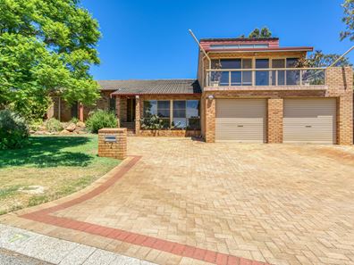 7 Stallwood Gardens, Leeming WA 6149