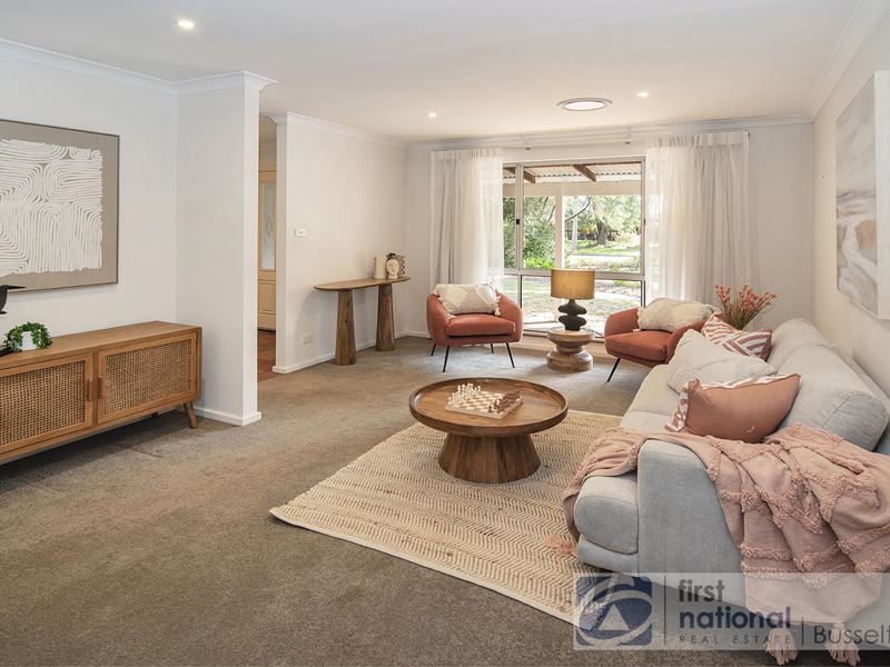 8 Kalgaritch Avenue, West Busselton