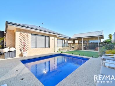 8 Ray Gardiner Vista, Tapping WA 6065