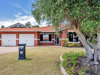 2 Pepperwood Rise, Halls Head WA 6210