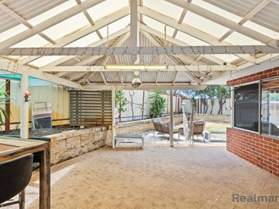 2 Pepperwood Rise, Halls Head WA 6210