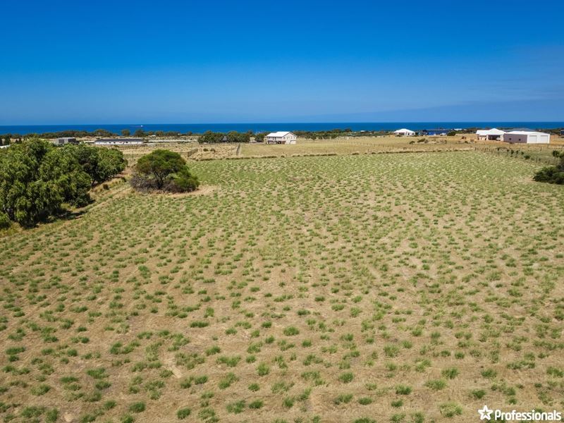 198 Wittenoom Circle, White Peak WA 6532