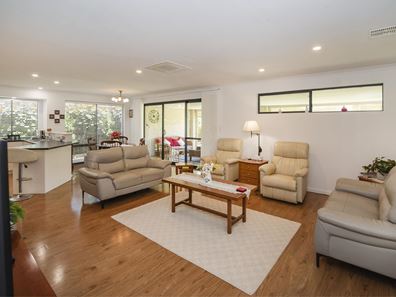 6 Swift Close, Broadwater WA 6280