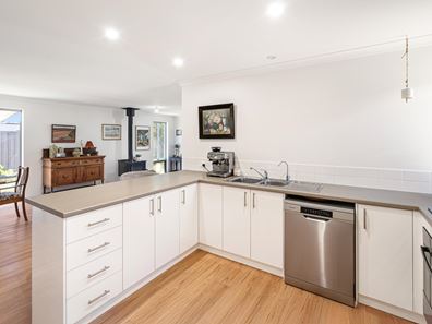 17 Cape Way, Dunsborough WA 6281