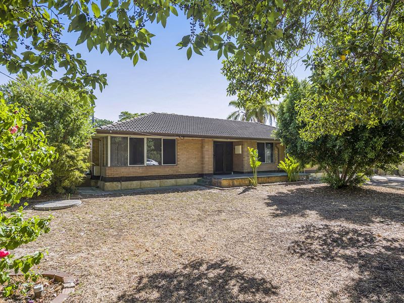 3 Adams Road, Thornlie WA 6108