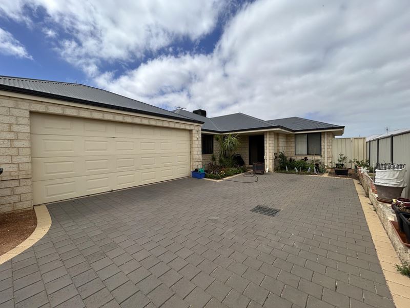 14A Jackson Loop, Wandina WA 6530