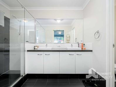 51 Wuraming Bend, Dalyellup WA 6230