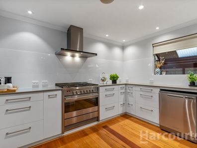 2 Gilbank Crescent, Kinross WA 6028