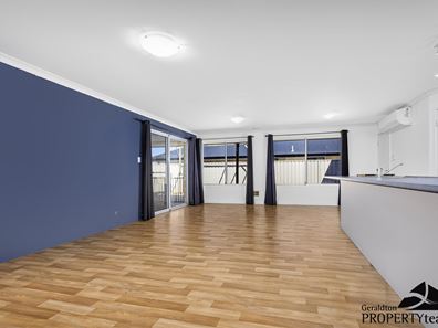 26 Sutcliffe Road, Waggrakine WA 6530
