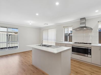29 Donatti Retreat, Caversham WA 6055