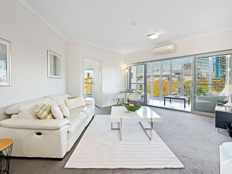 33/177 Stirling Street, Perth