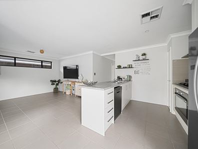 8 Mangowine  Close, Heathridge WA 6027