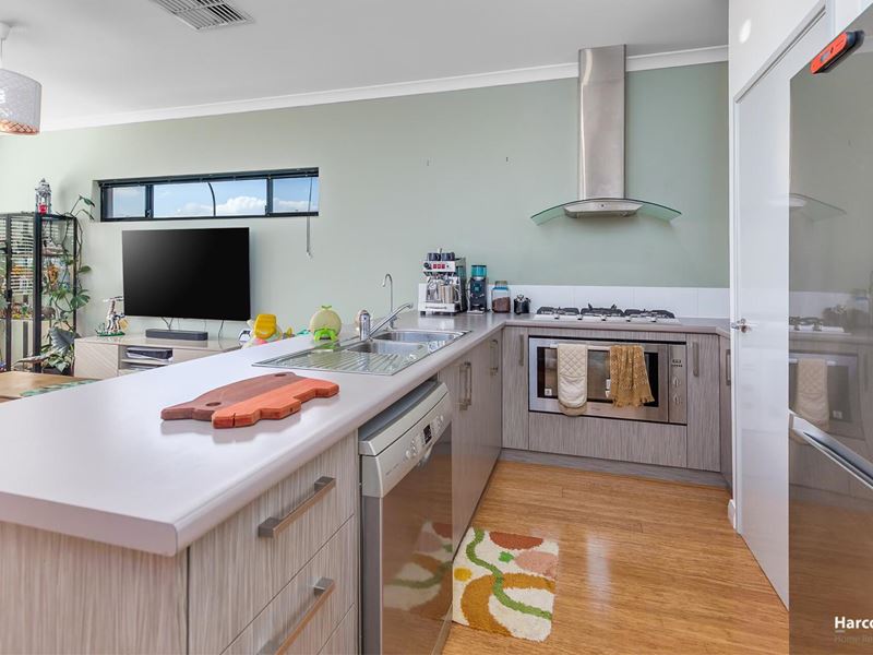 27 Lannam Road, Hilbert WA 6112