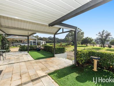5 McNeill Road, Champion Lakes WA 6111