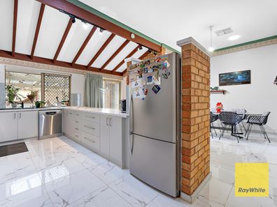 10 Dampier Court, Thornlie WA 6108