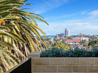 7/152 Scarborough Beach Road, Scarborough WA 6019