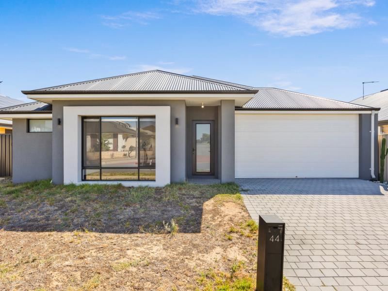 44 Lavinia Crescent, Secret Harbour