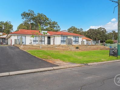 8 Greenfields Road, Harvey WA 6220